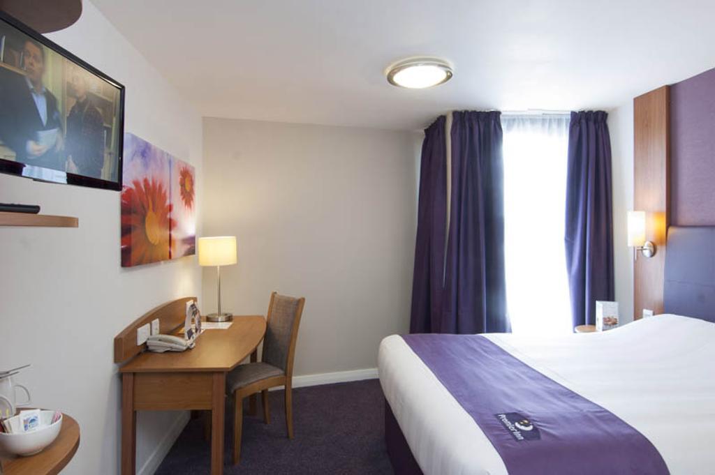 Premier Inn Dundee West Bilik gambar