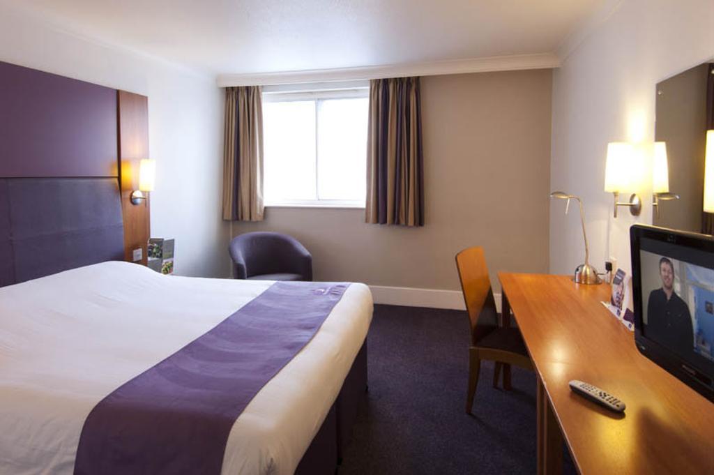 Premier Inn Dundee West Bilik gambar
