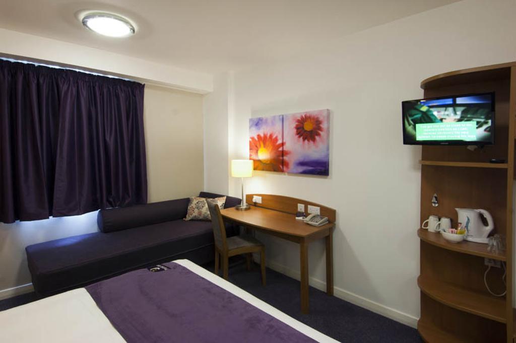 Premier Inn Dundee West Bilik gambar