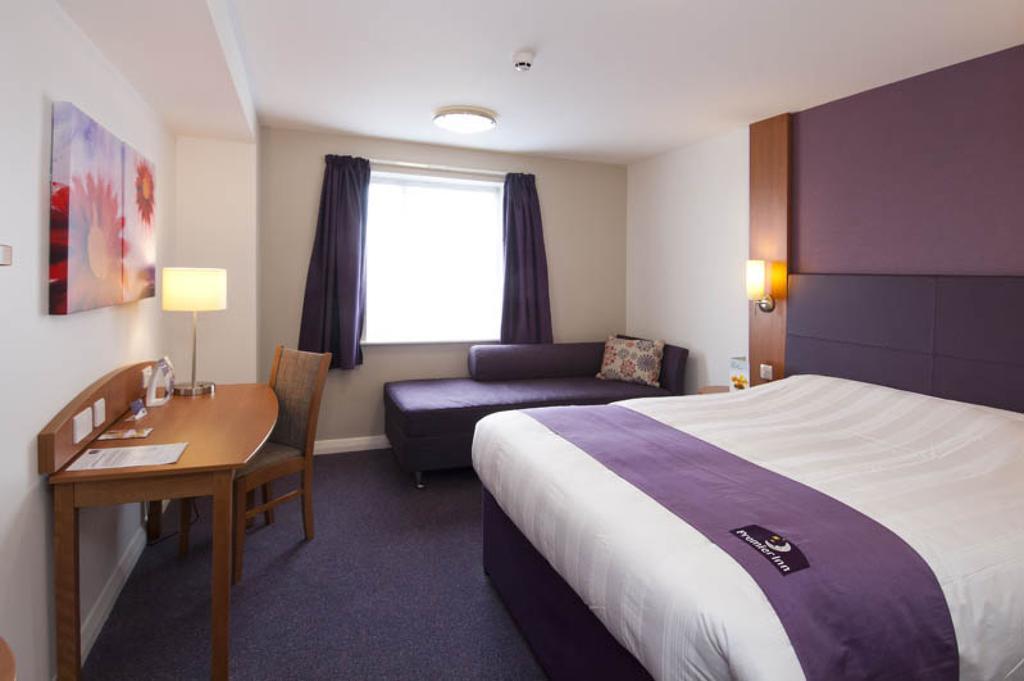 Premier Inn Dundee West Bilik gambar